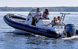 GRAND GOLDEN LINE 24′ 6” fiberglass rigid inflatable boat (RIB) equipped with steering console, front lifting seat, windshield, handrails, step ends, towing/navigation arch, sundecks, and more.